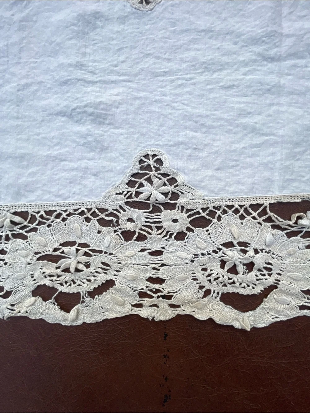 Rare Antique 19th Century Handmade European Needle Lace & Linen Table Runner 42